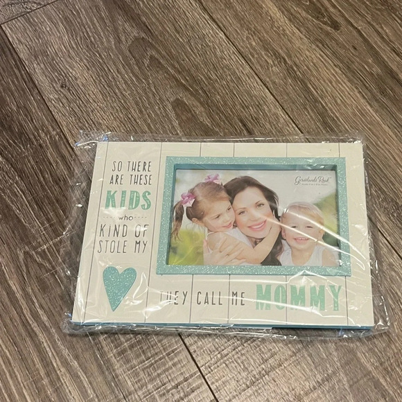 "THEY CALL ME MOMMY" - 4" X 6" FRAME - Picture 3 of 3